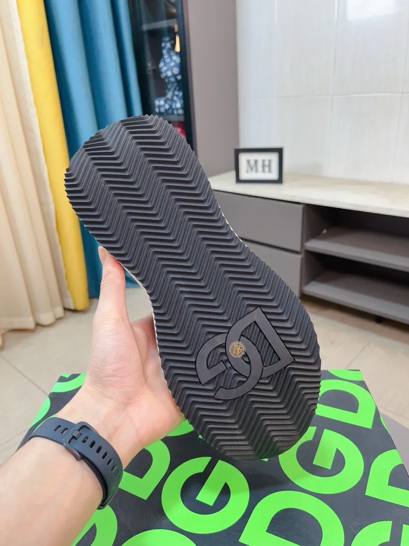 Men's shoes 💰440🌹🌹"Dolce & Gabbana DG" original imported fly woven splicing ➕ fly woven lining, light on the foot, comfortable, versatile, original special outsole 🔥favored by trendy men, welcome to compare quality 🔥exquisite luxury, super A level! Compared with the genuine product at the counter, the version is no worse at all! Code number 36-46